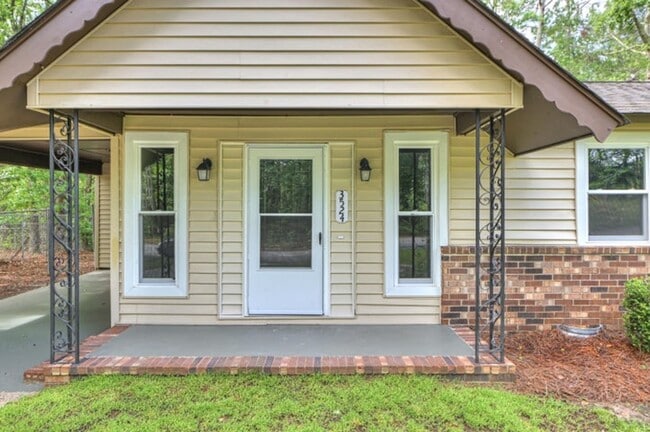 Building Photo - Updated Hephzibah Home with Covered Parking