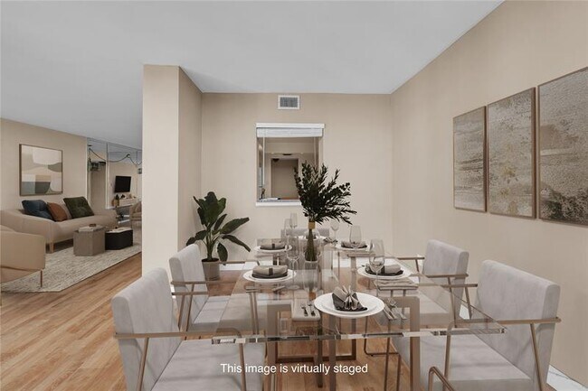 Building Photo - 1000 Parkview Dr