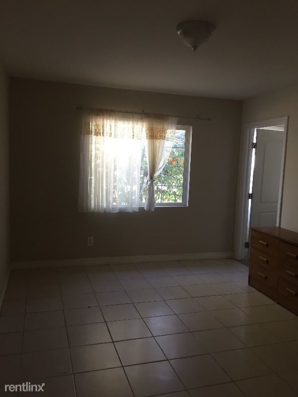 Building Photo - 2 br, 2 bath House - 10834 ENCINO AVE.