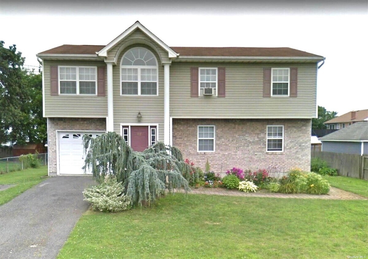 Primary Photo - 87 Palm St