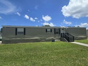 Building Photo - 1400 Banana Rd