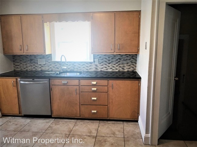 Building Photo - 3 br, 1.5 bath House - 719 Allen Street