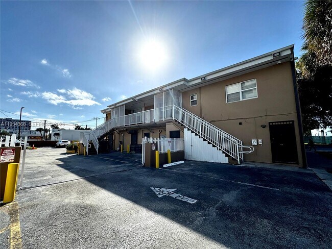 Foto del edificio - 1837 NW 17th Ave