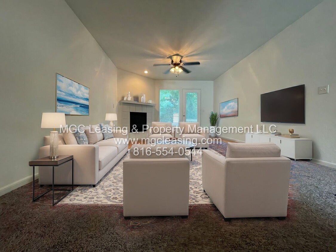 Primary Photo - 5901-5903 NE 42nd St