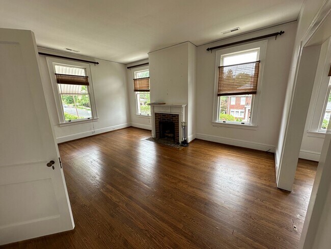 Foto del edificio - 512 Watts St