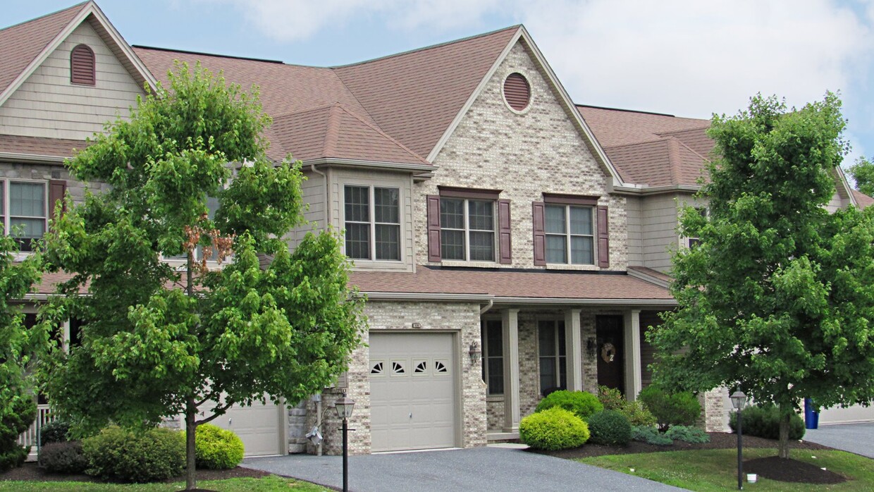 Building Photo - 6 Kingswood Dr