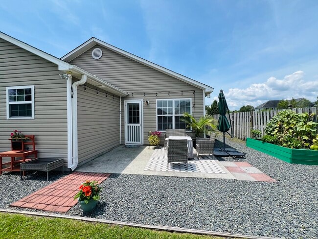 Building Photo - 522 Foxfield Ct