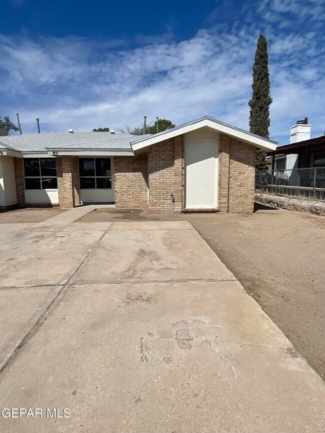 Building Photo - 851 Montera Rd
