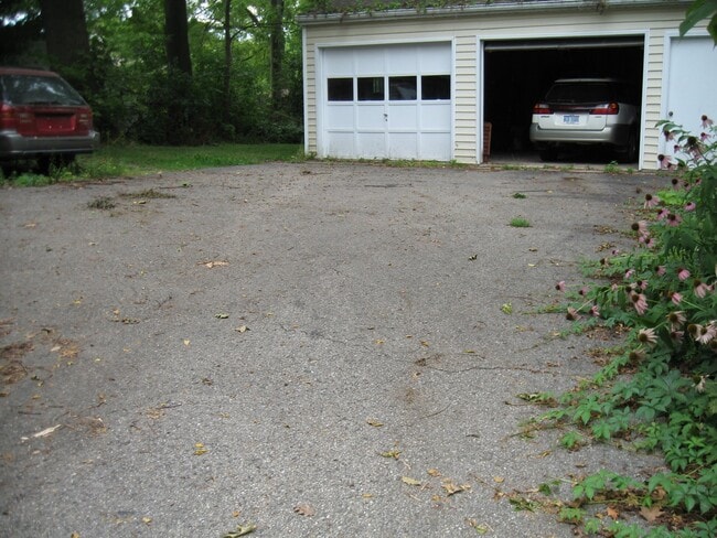 Building Photo - 115 Grandview Dr