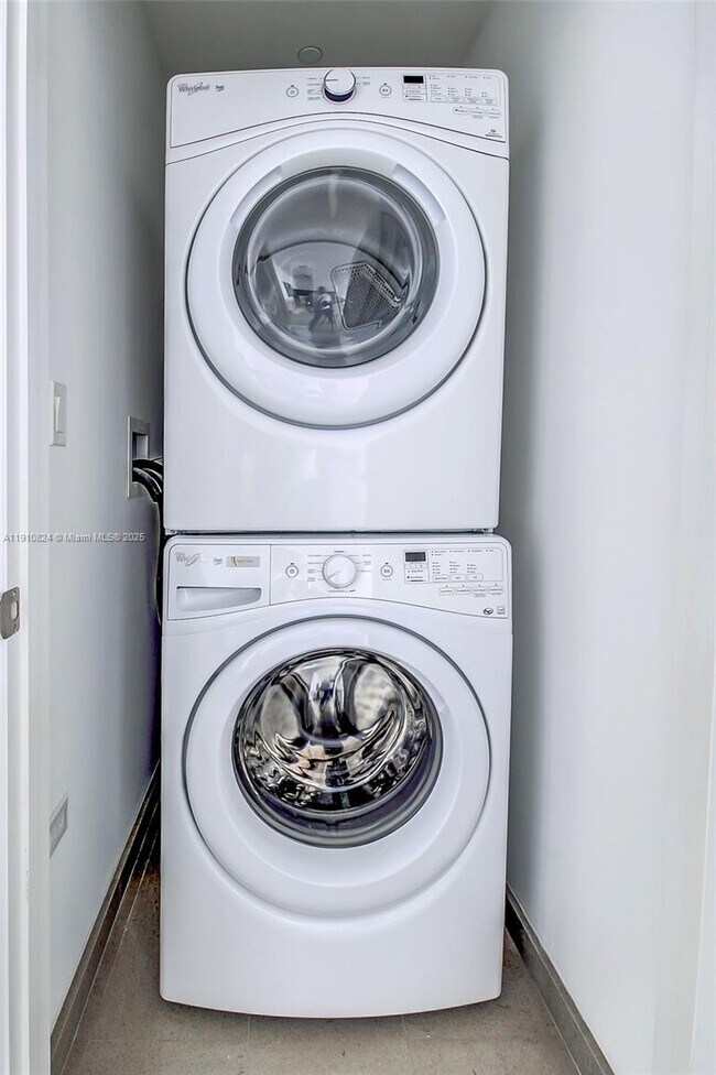 Foto del edificio - 88 SW 7th St