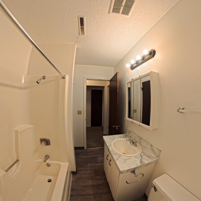 Foto del edificio - 2009 NW Hickory Ln
