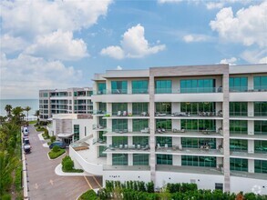 Building Photo - 1581 Gulf of Mexico Dr