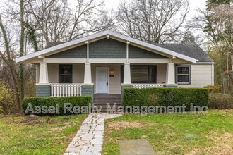 Building Photo - 5501 Lake Shore Dr