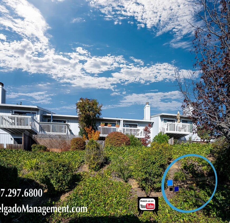 Primary Photo - Benicia large two story townhome in Southa...