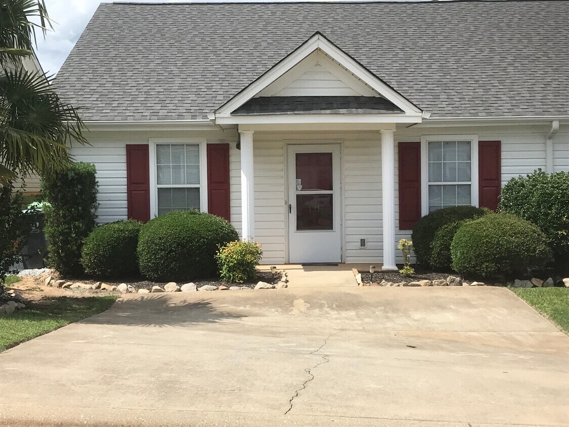 121 W Horn Ct, Chapin, SC 29036 House Rental in Chapin, SC