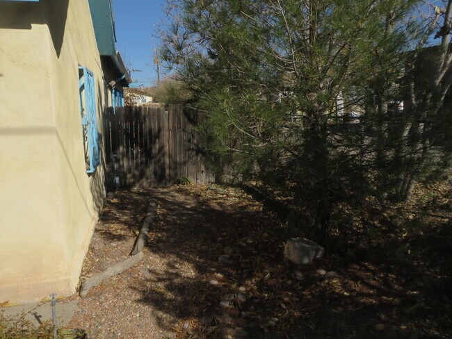 Building Photo - 517 Odelia Rd NE