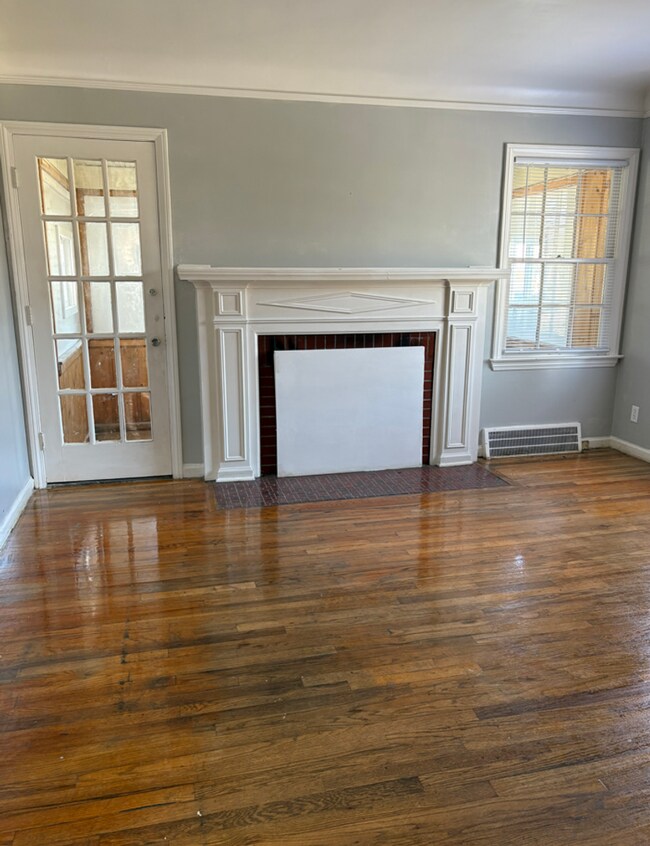 Foto del edificio - 5115 Farmbrook St