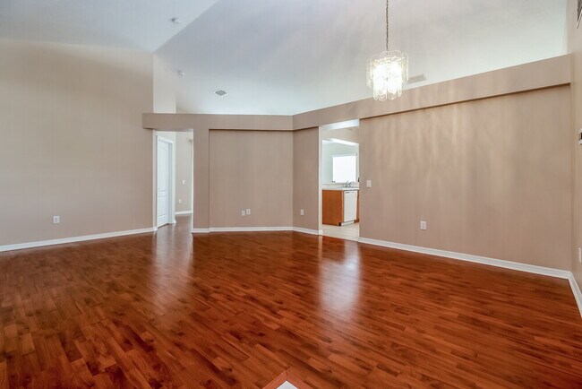 Foto del edificio - 30800 Birdhouse Dr