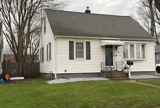 Building Photo - 1221 Agnes Ave
