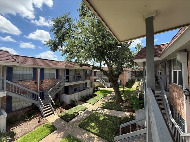 Building Photo - 2250 Bering Dr