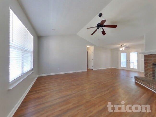 Foto del edificio - 101 Squire Rd