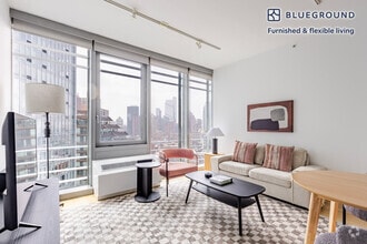 Building Photo - 550 W 54th St