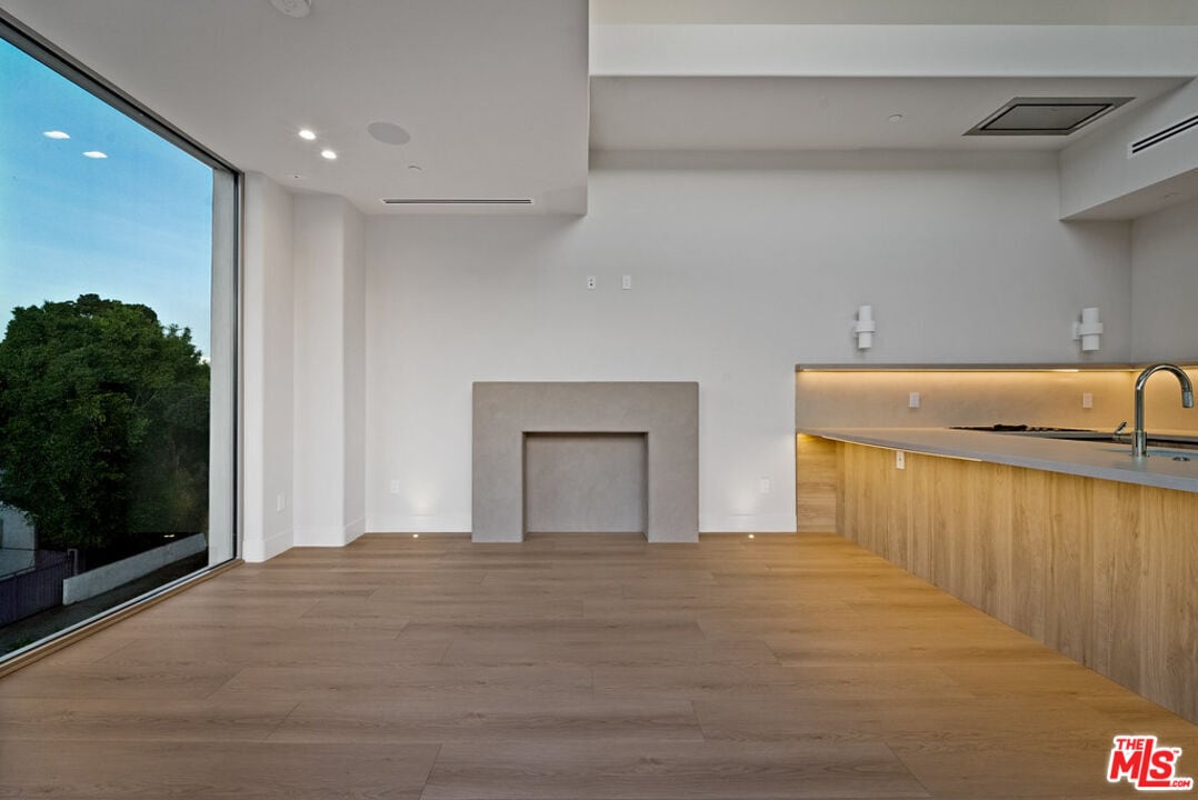 Foto principal - 755 N Alfred St