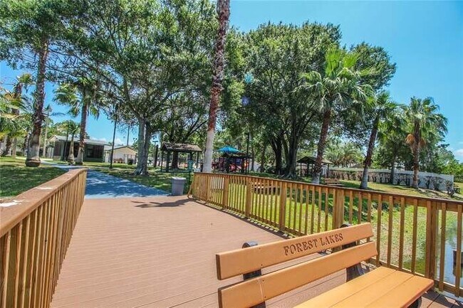 Foto del edificio - 138 Hunter Lake Dr