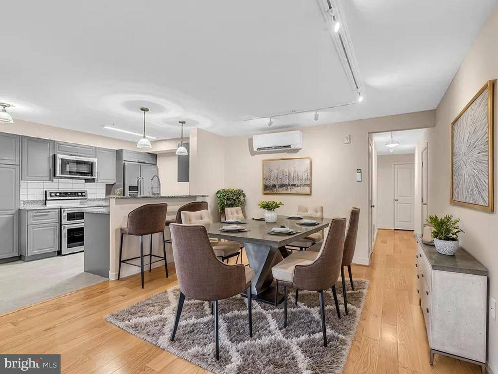 Foto principal - 220 2nd St SE
