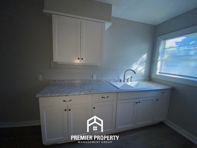 Foto del edificio - 7908 Harrold St