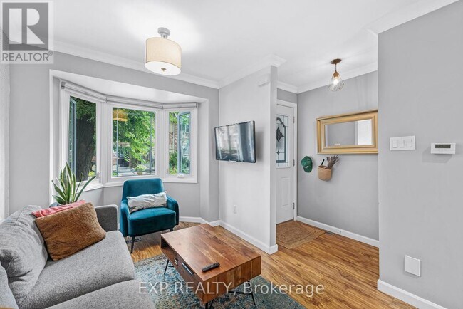 Building Photo - 14 Lount St