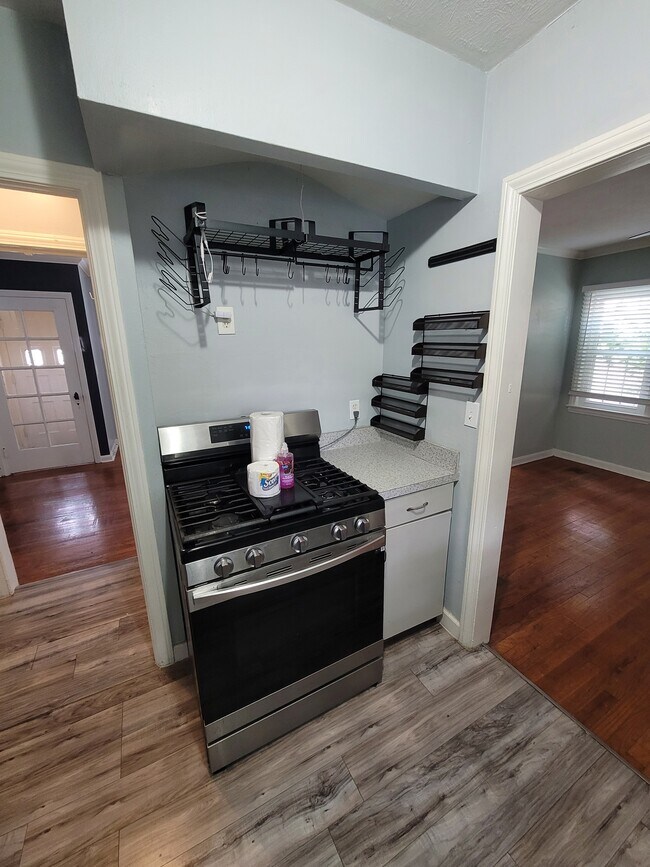 Foto del edificio - 3598 Raymont Blvd