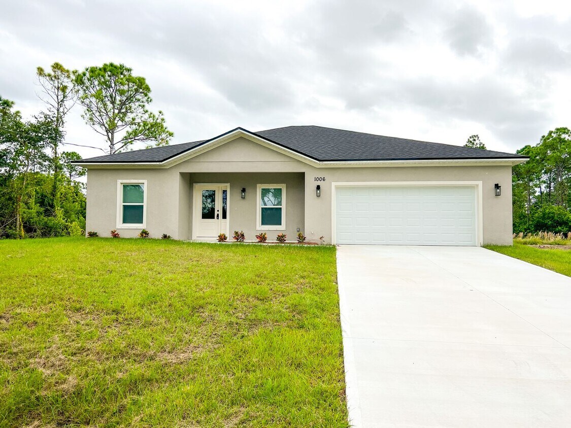 AVAILABLE NOW! BRAND NEW 4 BD/2BA Home in House Rental in Palm