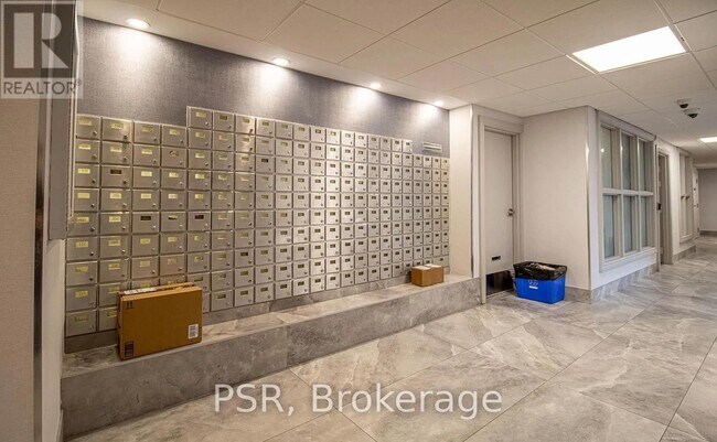 Photo du bâtiment - 2900-2900 Battleford Rd