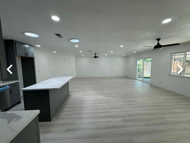 Foto del edificio - 3210 Shamrock Ave