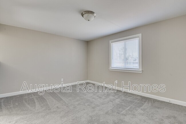 Foto del edificio - 4020 Wheeler Woods Rd