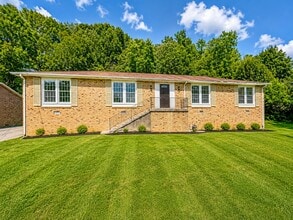 Building Photo - 204 Cross Timbers Dr
