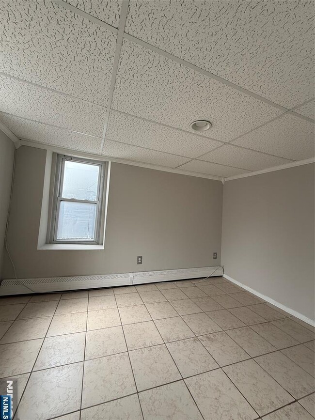 Building Photo - 1430 44th St