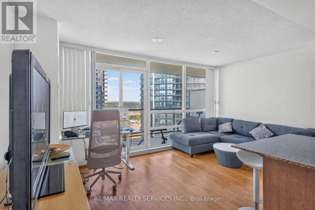 Building Photo - 2230 Lake Shore Blvd W