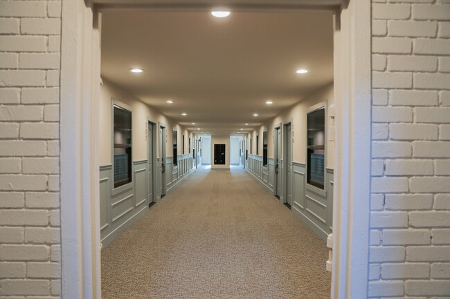 Building Photo - Inez at Bishop Ridge
