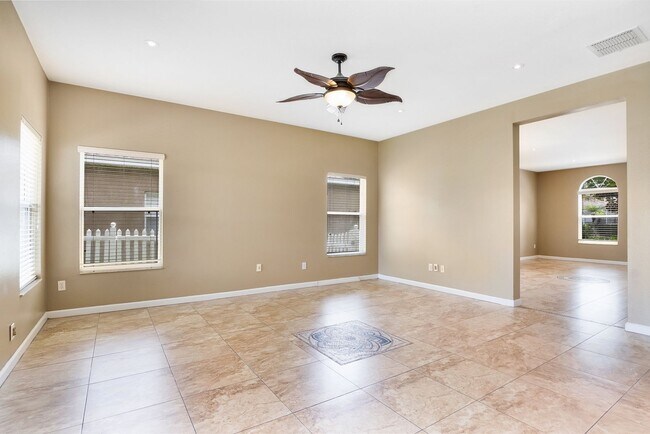 Foto del edificio - 10706 Cypress Trail Dr
