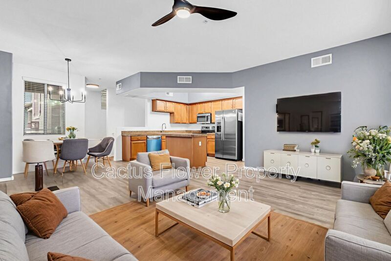Foto principal - 2402 E 5th St
