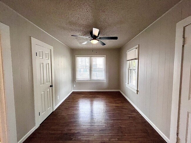 Foto del edificio - 2104 20th St