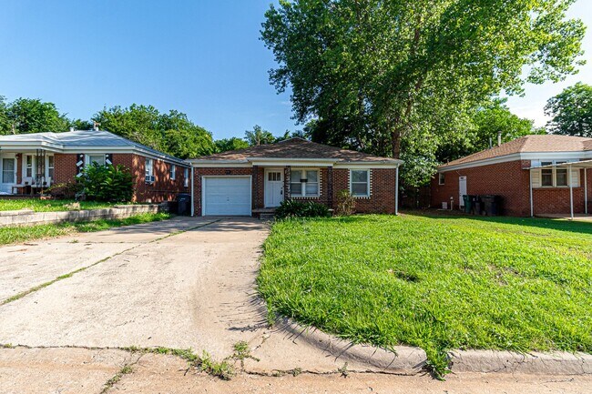 Foto del edificio - 3 Bed 2 Bath in OKC!