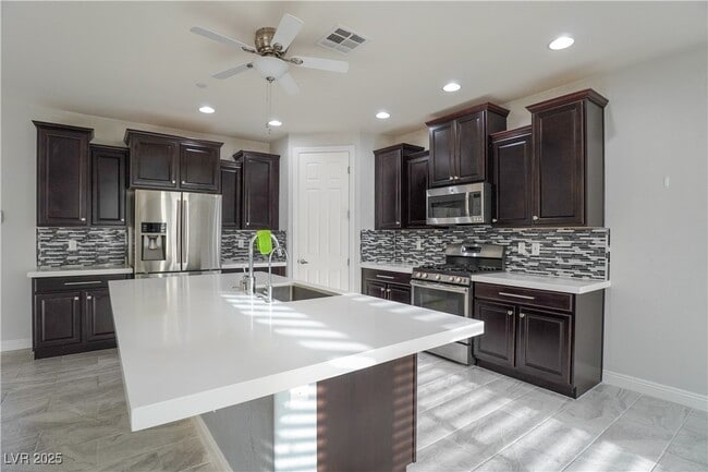 Foto del edificio - 799 Flowing Meadow Dr