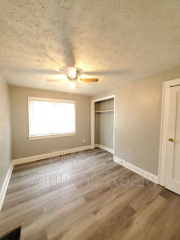 Building Photo - 1208 E 20th Ave