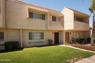Building Photo - 944 S Valencia