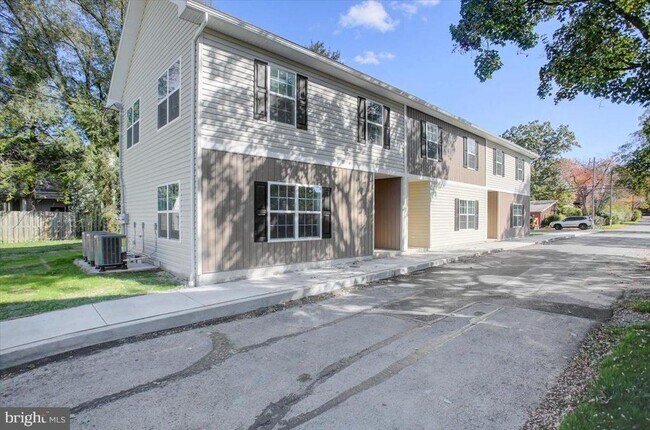 Foto del edificio - 24 W Dahlgren St