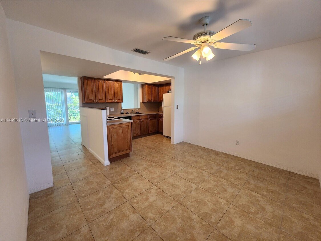313 Lewis Ln Unit 1, Dania Beach, FL 33004 Room for Rent in Dania