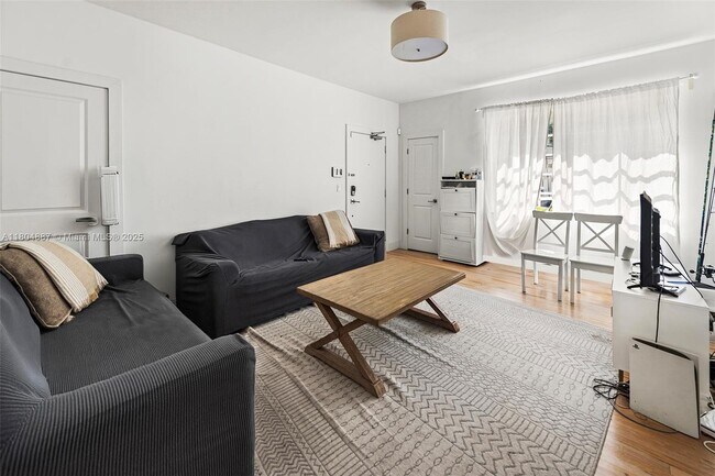 Foto del edificio - 241 28th St